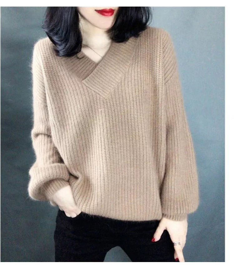 Cozy Oversized V-Neck Sweater – Ideal for Snuggly Moments