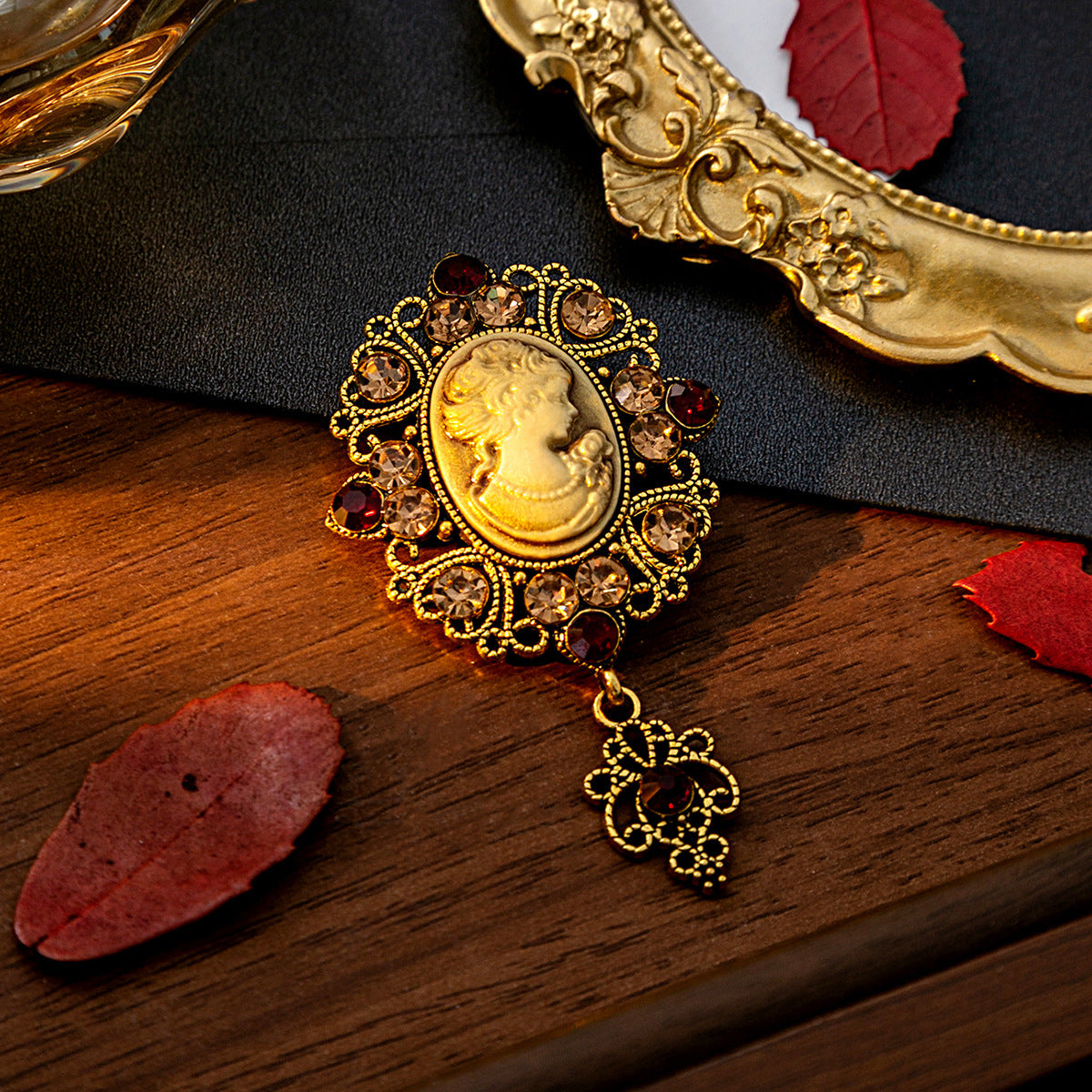 Medieval Beauty Head Brooch Retro Court